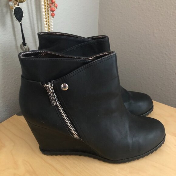 Reaction Kenneth Cole Black Ankle Boots size 9M - Picture 3 of 5